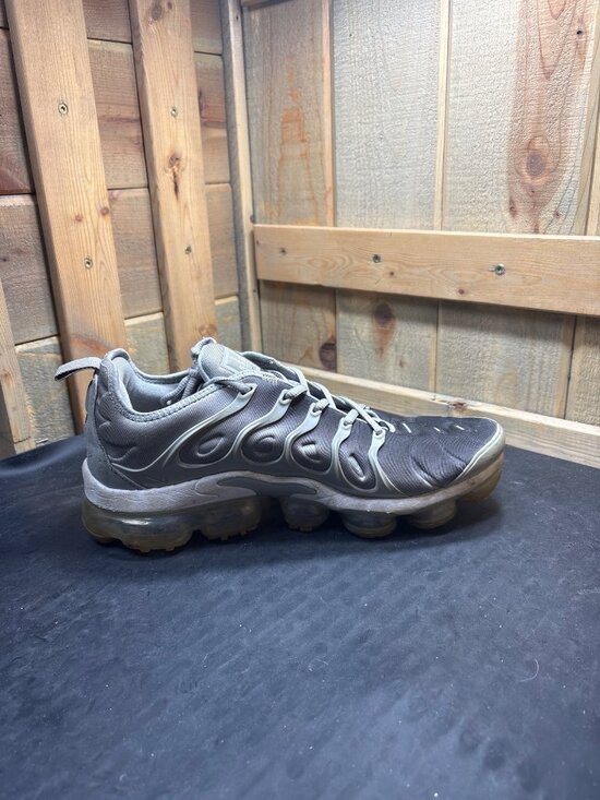 Nike Air VaporMax Plus 924453-007 Mens Size 11 US 45 EU Preowned Grey Shoes main image 10
